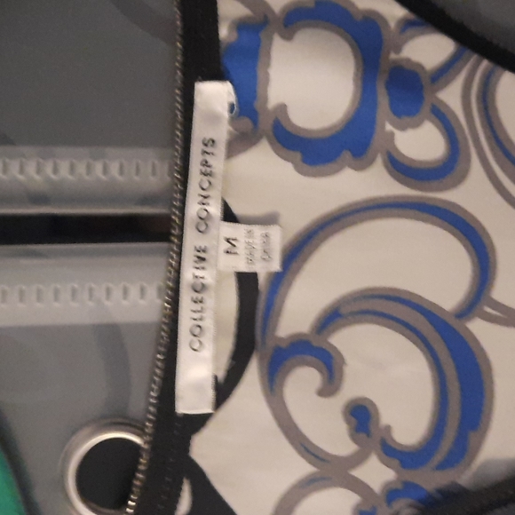 Short summer dress - Picture 2 of 3